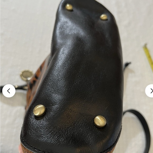 Patricia Nash Drawstring Bucket Crossbody - Picture 14 of 16